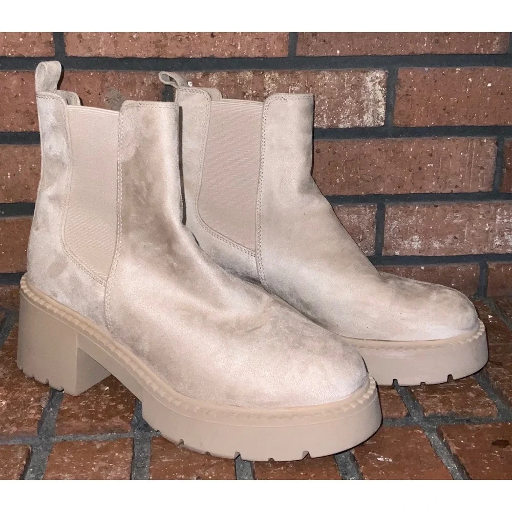 Madden Girl Tiana Tan Faux Suede Platform Lug Sole Chelsea Boots Womens 11M